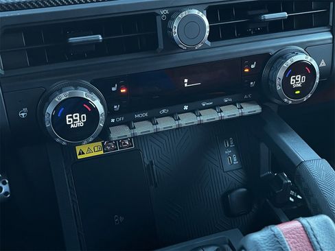 Used 2025 Toyota Tacoma TRD Pro image 18