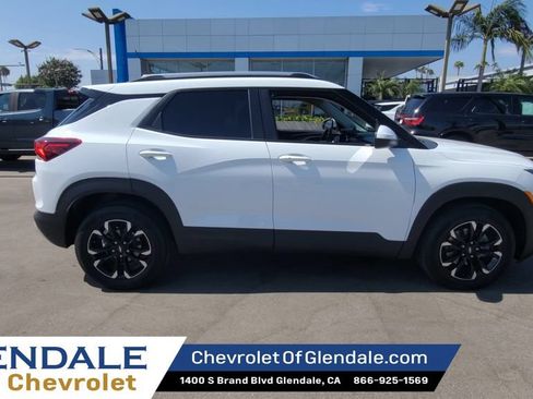 Certified 2023 Chevrolet TrailBlazer LT w/ Convenience Package FWD image 9