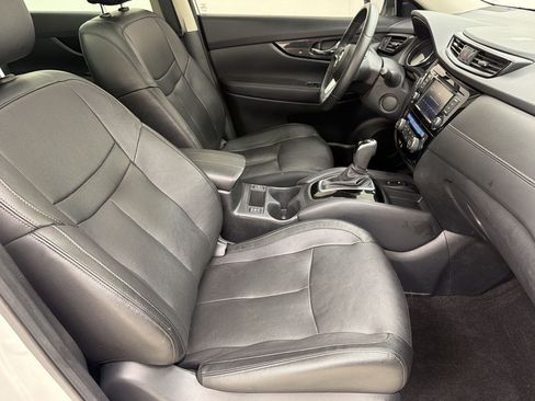 Used 2020 Nissan Rogue SL w/ Premium Package FWD image 23