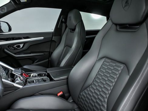 Used 2020 Lamborghini Urus image 23