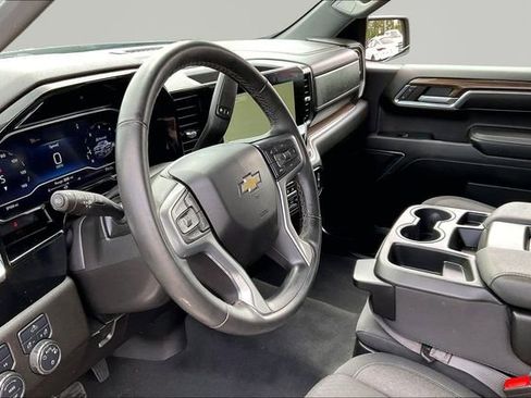 Used 2024 Chevrolet Silverado 1500 LT AWD/4WD image 12