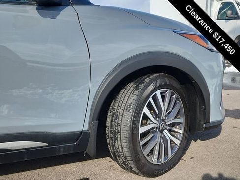 Used 2023 Nissan Kicks SR w/ SR Premium Package image 17