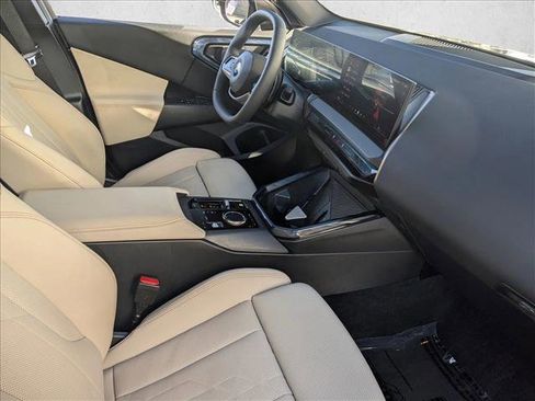 Certified 2025 BMW X3 xDrive30i w/ Convenience Package image 23