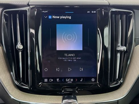 Used 2022 Volvo XC60 B5 Inscription w/ Advanced Package image 17