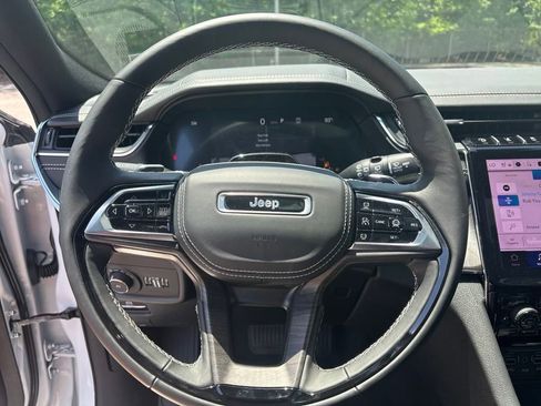 New 2025 Jeep Grand Cherokee Overland w/ Adv Protech Group III image 17