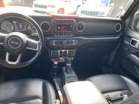 Certified 2022 Jeep Wrangler Unlimited Rubicon 4xe image 17