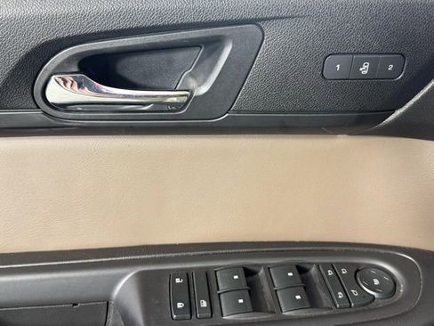 Used 2017 GMC Acadia Limited SLT image 9