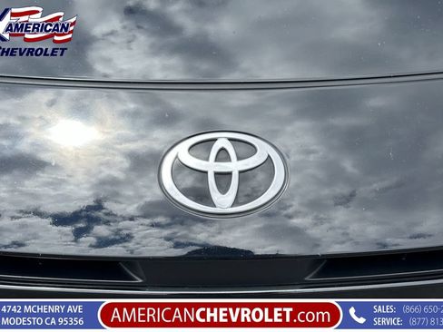 Used 2025 Toyota Camry SE FWD image 39