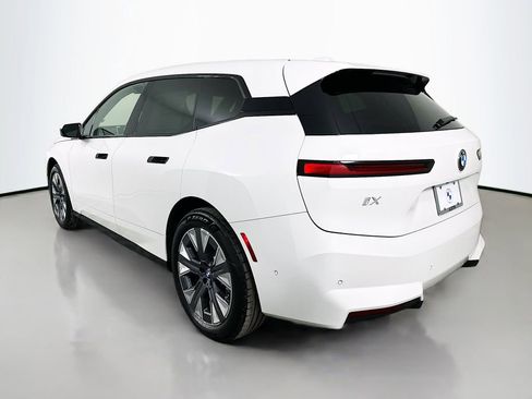 Used 2026 BMW iX xDrive45 w/ Premium Package image 7