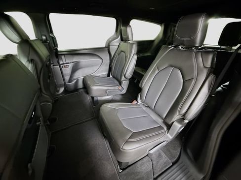 New 2026 Chrysler Pacifica Select w/ S Appearance Package FWD image 23