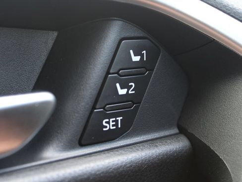 Used 2021 Toyota RAV4 XLE Premium AWD/4WD image 29