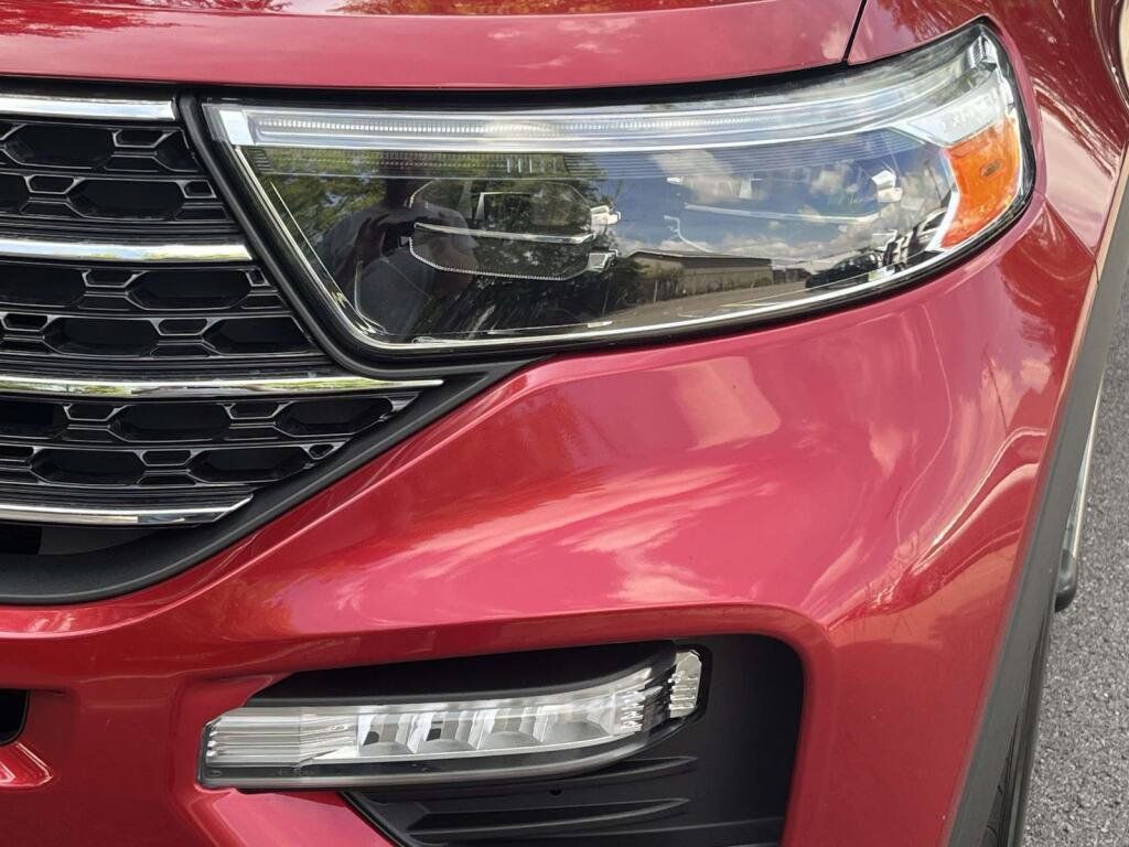 Used 2020 Ford Explorer XLT w/ Equipment Group 202A AWD/4WD image 13