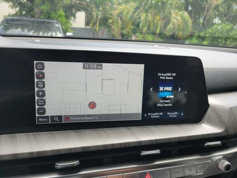Certified 2024 Kia Telluride EX w/ EX Captain's Chair Package FWD image 30