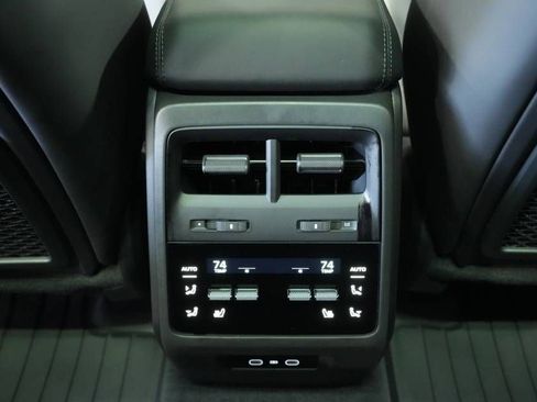 New 2026 Porsche Macan 4 Electric image 25