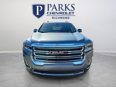 Used 2023 GMC Acadia SLT image 2