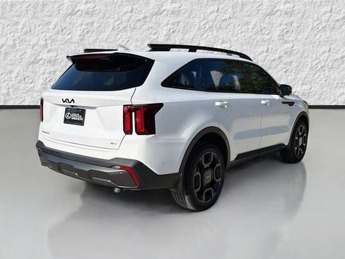 Used 2024 Kia Sorento SX AWD/4WD image 3