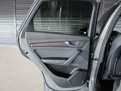 Used 2023 Audi Q5 2.0T Premium w/ Convenience Package image 28