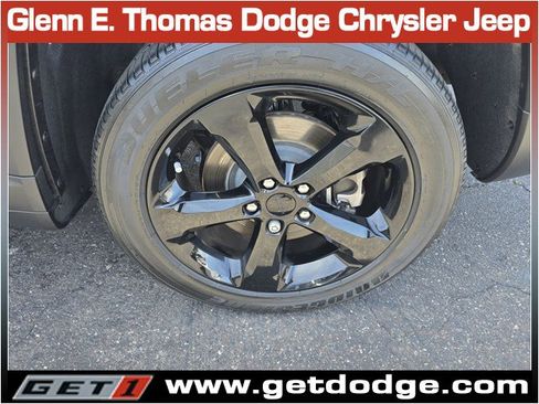 Used 2023 Jeep Grand Cherokee L Laredo RWD image 37