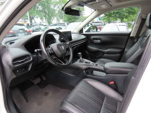 Used 2024 Honda HR-V EX-L image 2
