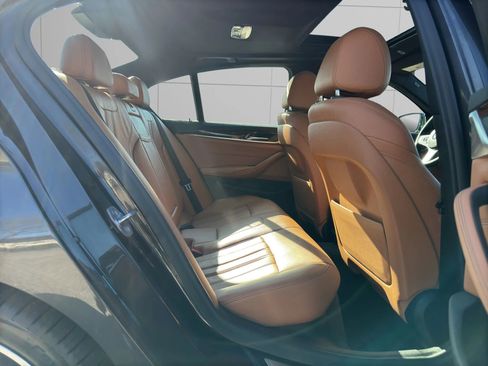 Used 2018 BMW 530e xDrive w/ M Sport Package 2 image 14