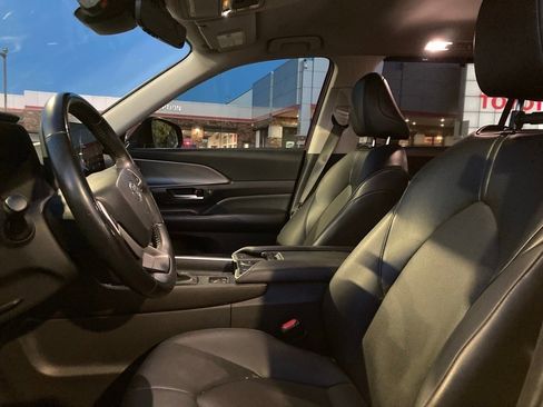 Certified 2024 Toyota Grand Highlander XLE image 10