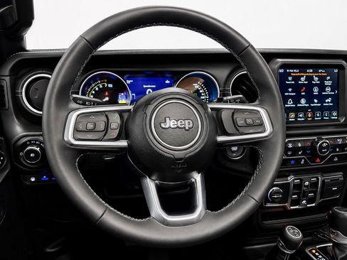 Used 2023 Jeep Wrangler Unlimited Sahara w/ Cold Weather Group AWD/4WD image 26