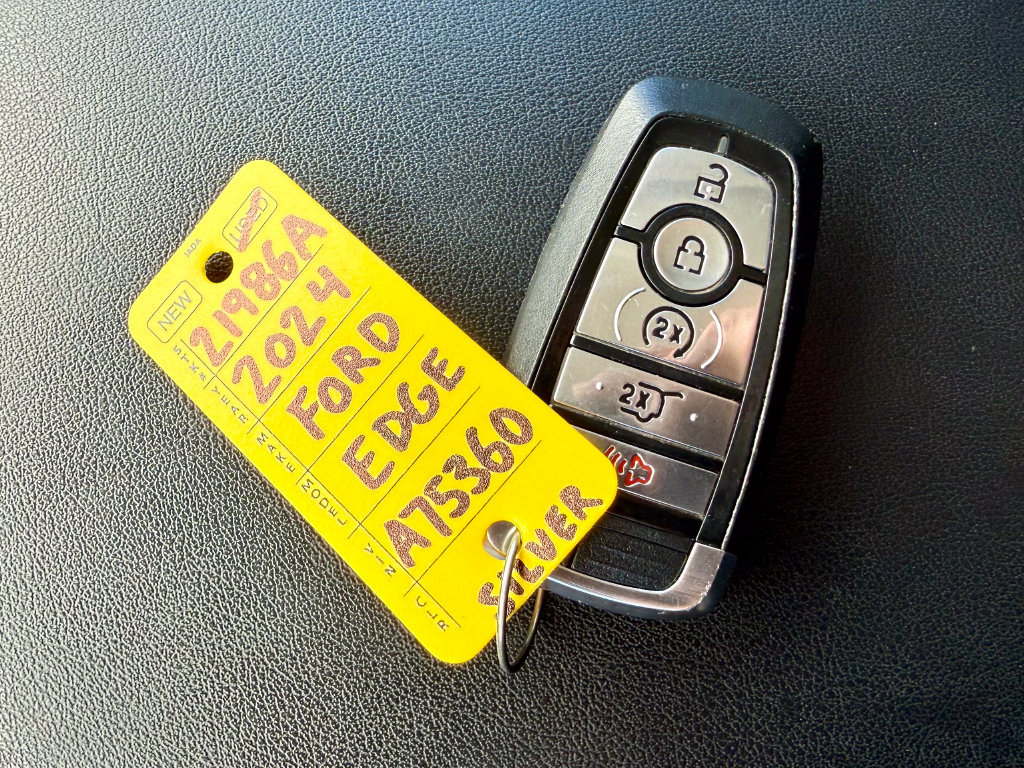 Used 2024 Ford Edge Titanium AWD/4WD image 33