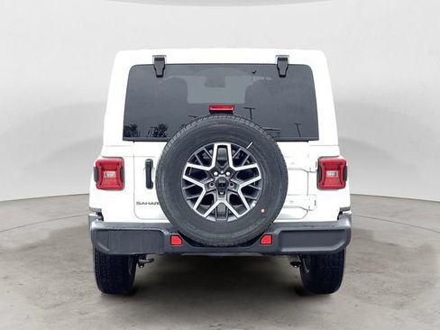 Certified 2025 Jeep Wrangler Unlimited Sahara AWD/4WD image 4
