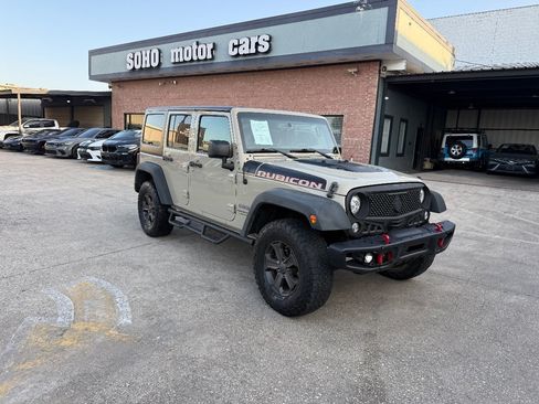 Used 2018 Jeep Wrangler Unlimited Rubicon AWD/4WD image 3