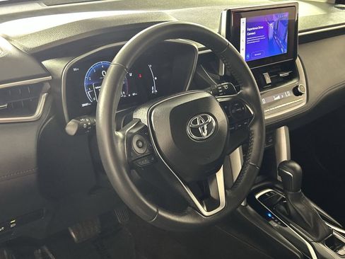Used 2024 Toyota Corolla Cross XLE w/ Convenience Package FWD image 15