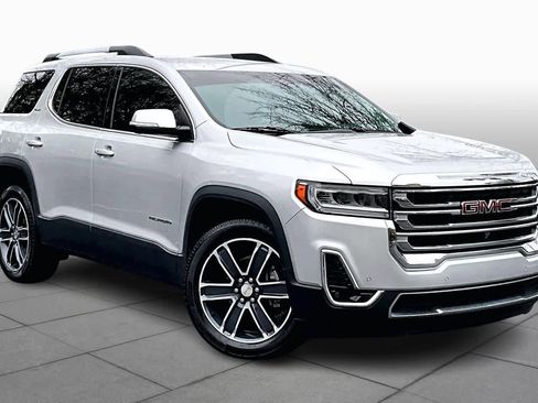 Used 2020 GMC Acadia SLT w/ Driver Alert Package II image 3