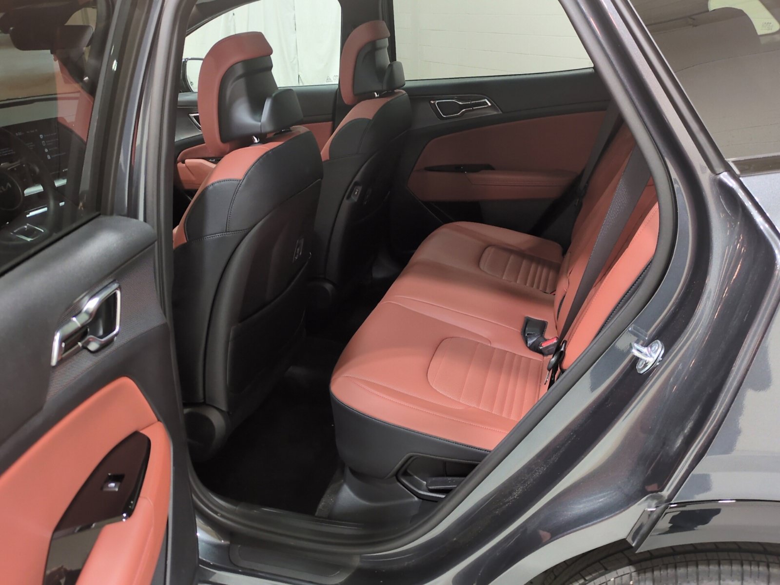 Certified 2025 Kia Sportage SX Prestige AWD/4WD image 14