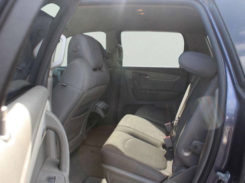 Used 2014 Chevrolet Traverse LS FWD image 6