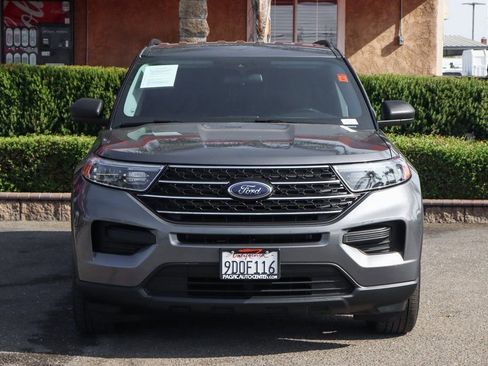 Used 2022 Ford Explorer XLT image 3