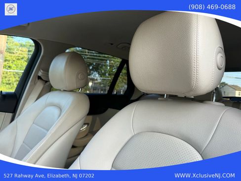 Used 2017 Mercedes-Benz GLC 300 4MATIC image 10
