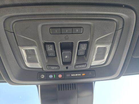 Used 2023 Chevrolet Silverado 1500 High Country w/ Technology Package AWD/4WD image 36