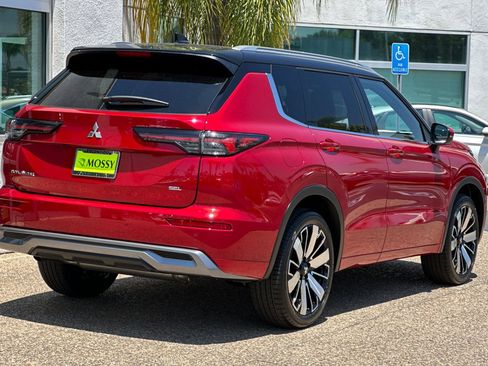 New 2025 Mitsubishi Outlander SEL image 4