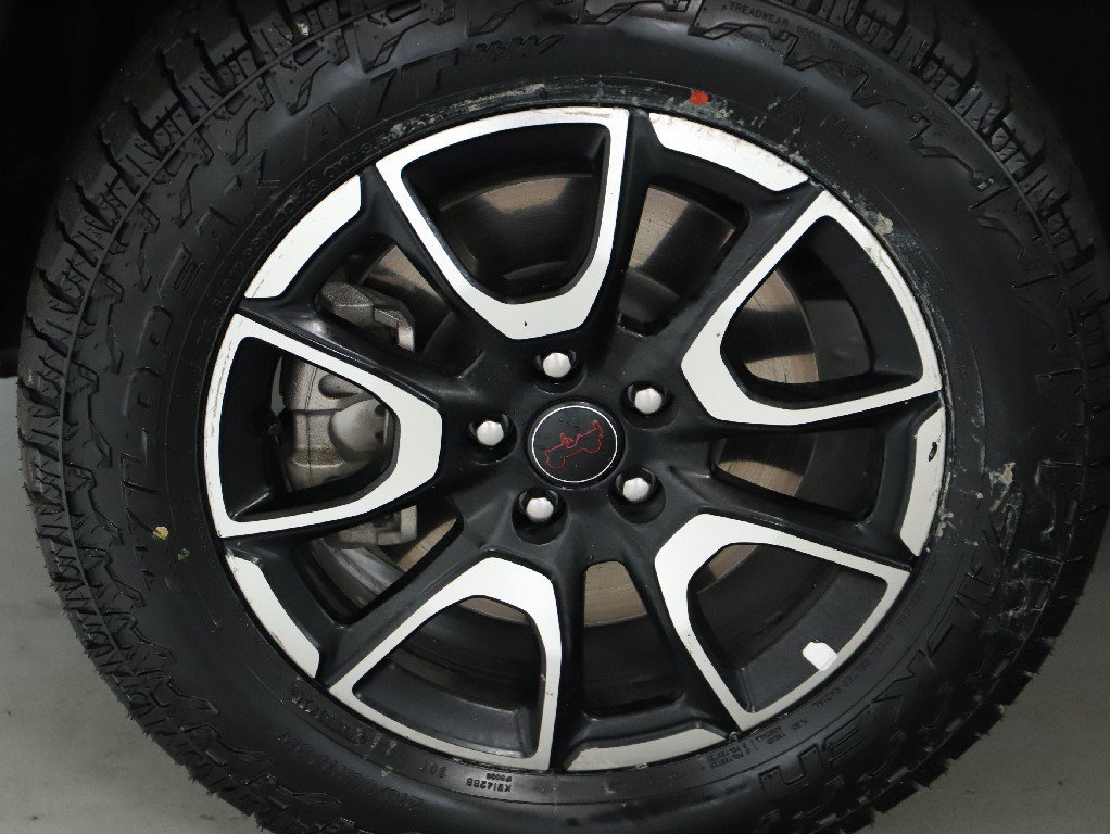 Used 2025 Jeep Compass Trailhawk AWD/4WD image 36