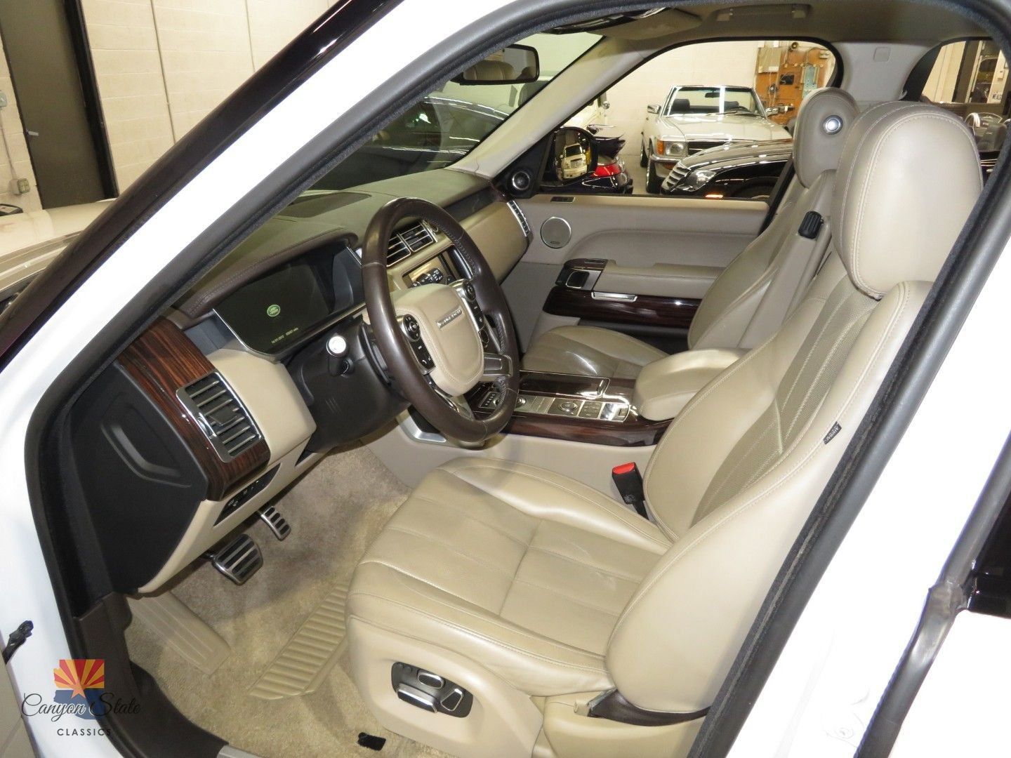 Used 2014 Land Rover Range Rover Long Wheelbase Supercharged AWD/4WD image 3