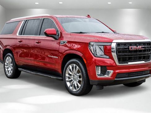Used 2022 GMC Yukon XL SLE image 5