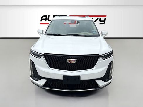 Used 2025 Cadillac XT6 Sport w/ Platinum Package AWD/4WD image 2