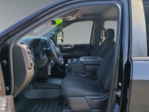 Used 2022 Chevrolet Silverado 2500 W/T w/ Gooseneck/5TH Wheel Package image 9