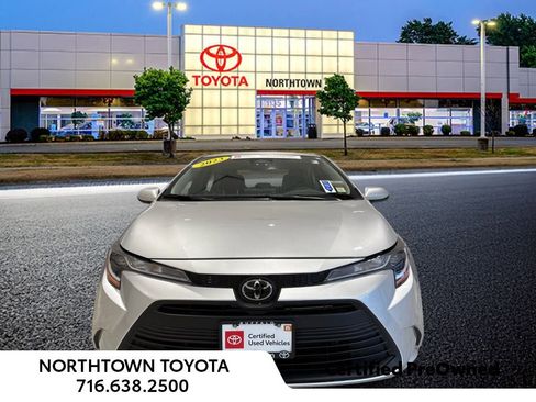 Used 2023 Toyota Corolla LE image 5