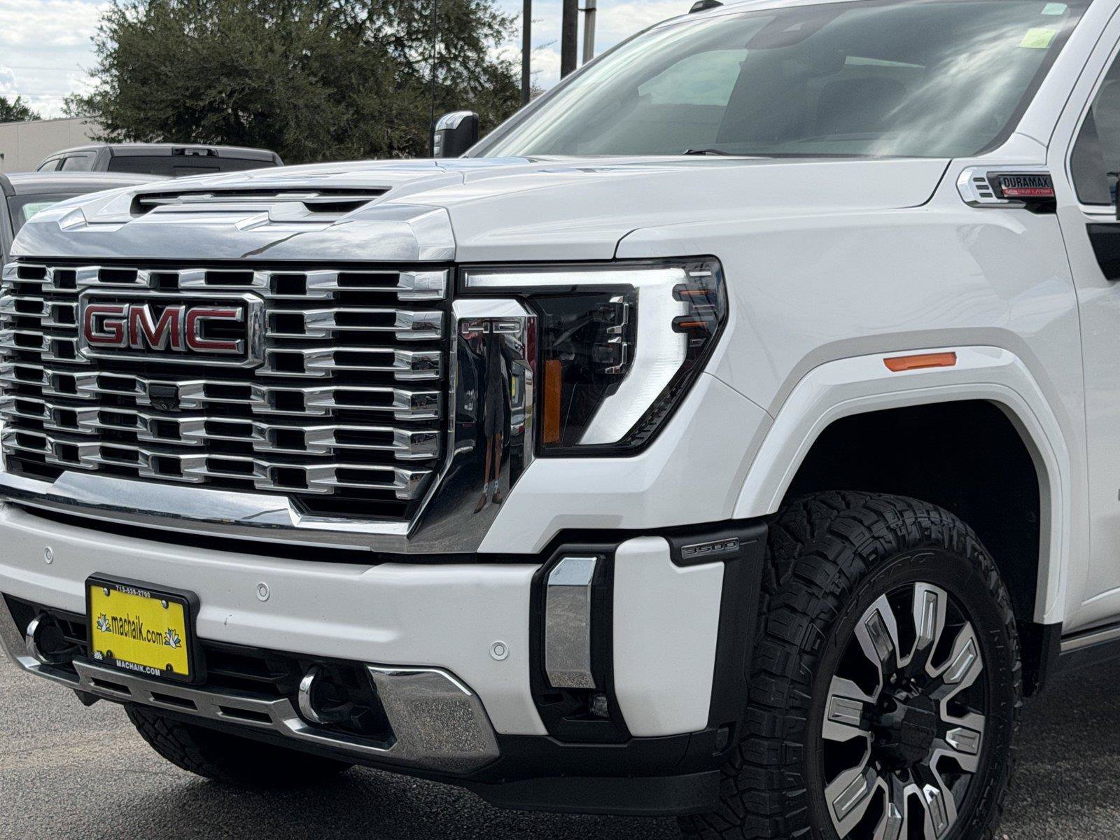 Used 2024 GMC Sierra 3500 Denali w/ Denali Reserve Package AWD/4WD image 9