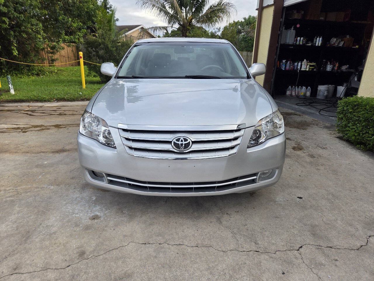 Used 2007 Toyota Avalon XLS FWD image 3