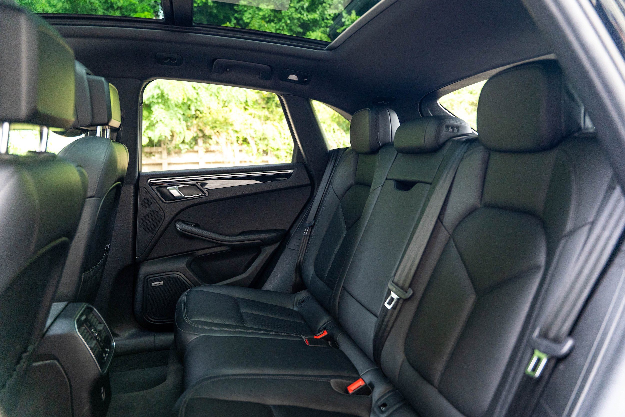 Used 2020 Porsche Macan AWD/4WD image 26