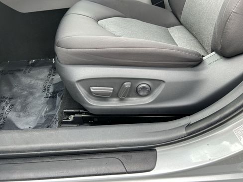 Used 2018 Toyota Camry LE FWD image 14