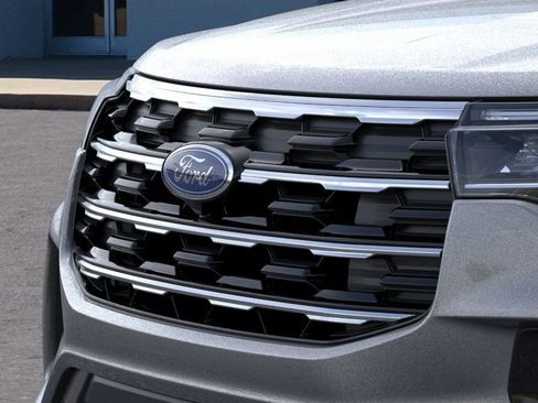New 2026 Ford Explorer Active RWD image 17