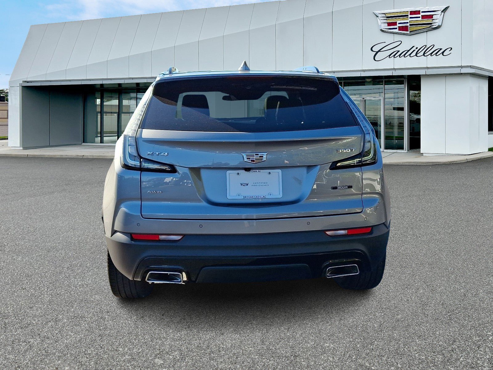 Certified 2023 Cadillac XT4 Sport w/ Cold Weather Package AWD/4WD image 4