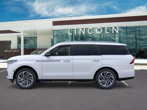 New 2026 Lincoln Navigator Reserve AWD/4WD image 3